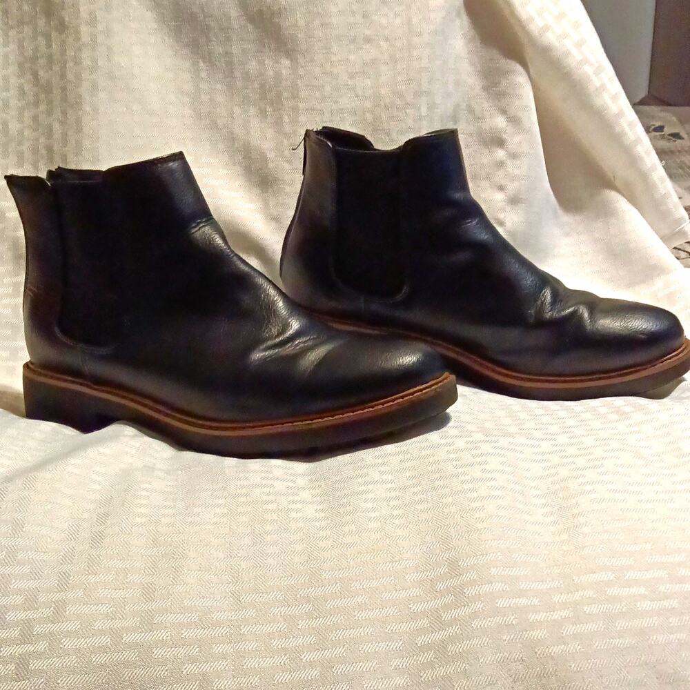 Esprit Black Leather Ankle Bootie Rear Zip Zipper Lug Sole Round Toe 8.5 M